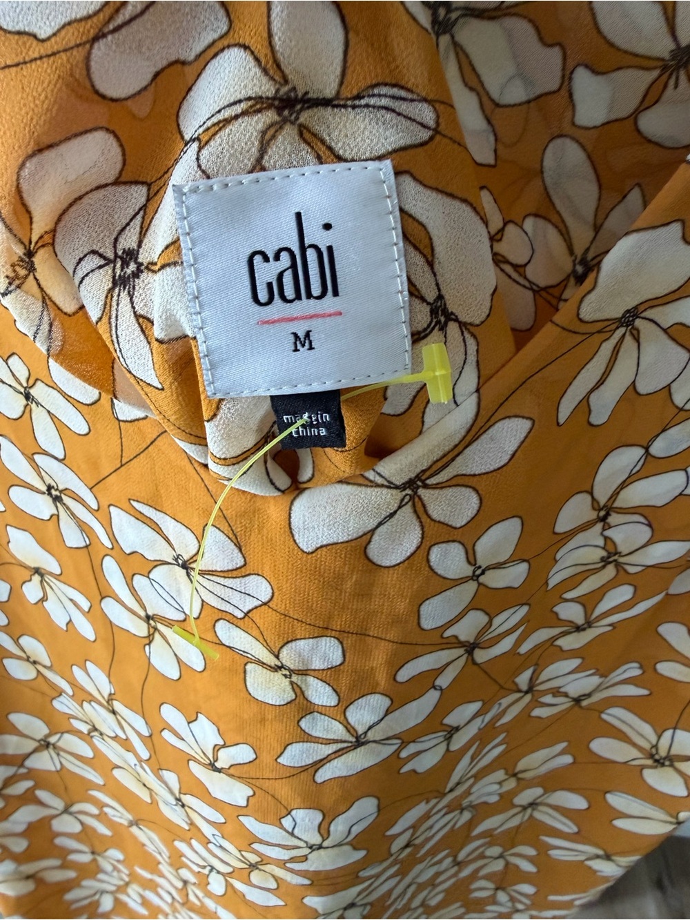 NWOT M double-lined V-Neck Floral Flowy Top in Mustard Yellow/White, CAbi - Picture 2 of 9